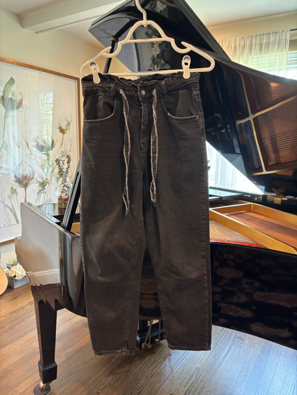 Zara women’s Black Relaxed Drawstring Jeans